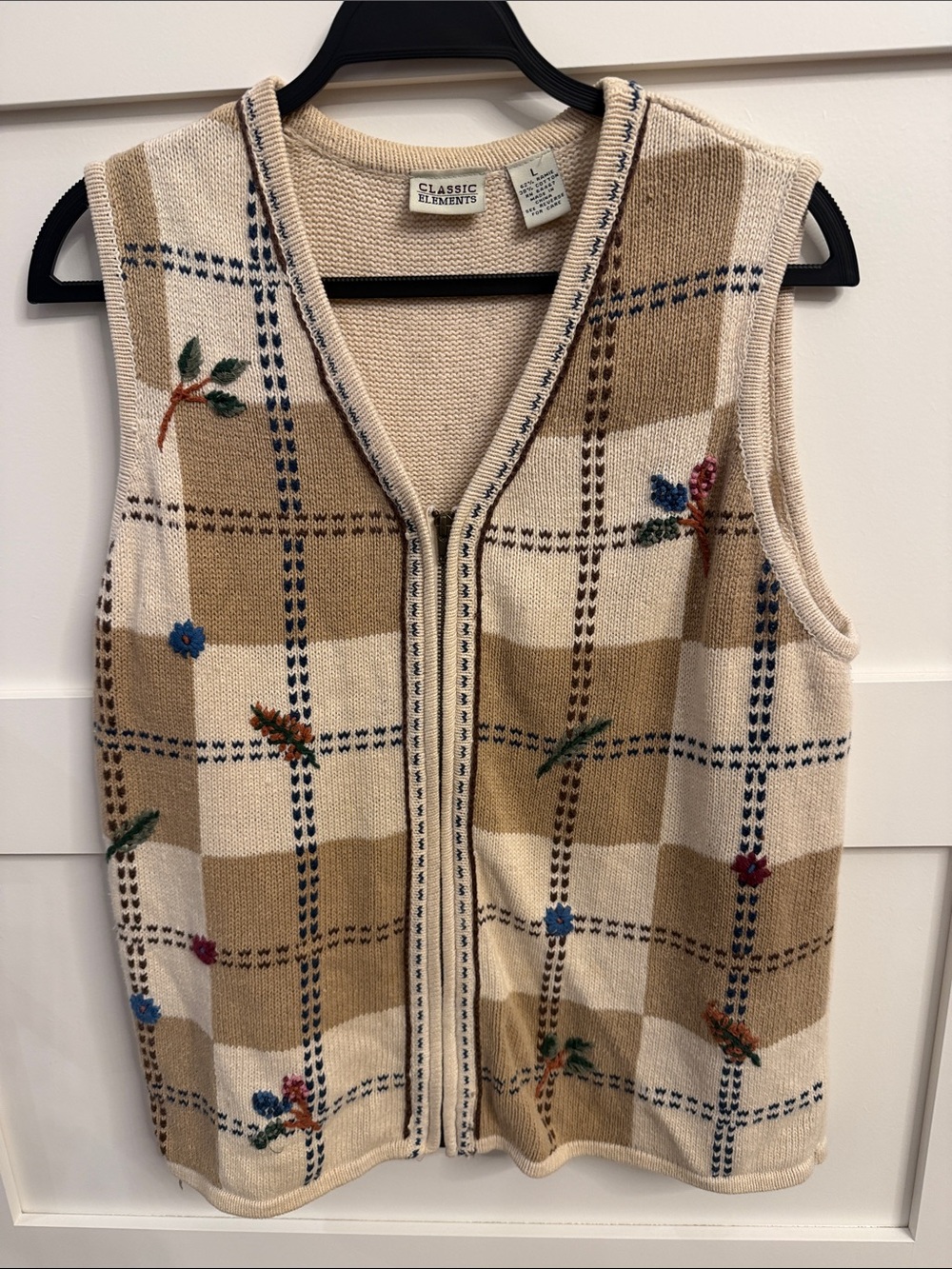 90s style Classic Elements Women's Fall Beige Plaid Zip-Front Sweater Vest